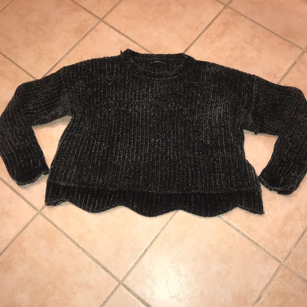 Zara gray chenille scallop trim sweater